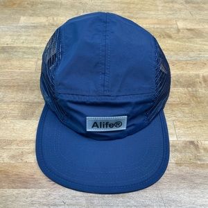 Slide 5 panel mesh cap. Navy blue. One size